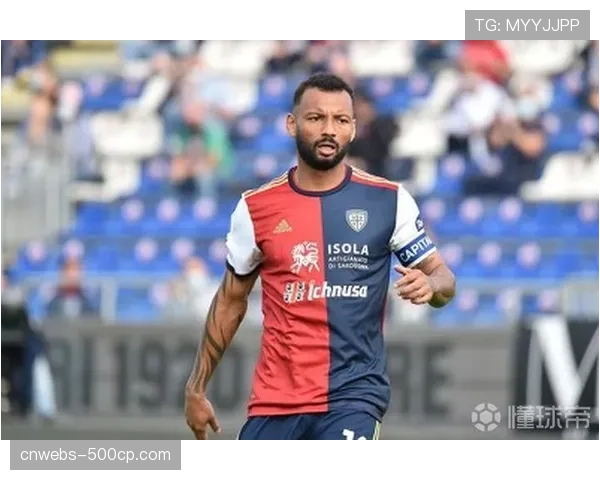 瞬间聚焦:点球罚失后,卡利亚里老将若昂·佩德罗低头掩面 瞬间聚焦:点球罚失后,卡利亚里老将若昂·佩德罗低头掩面