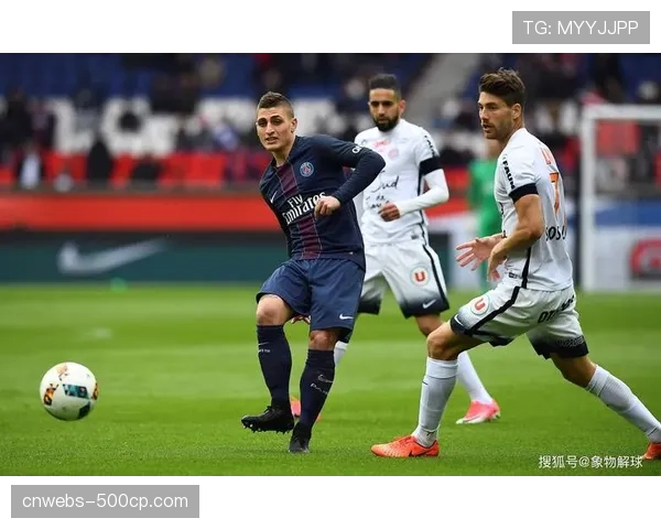 实时：兰斯利用角球进攻未果后被蒙彼利埃打出致命反击得分